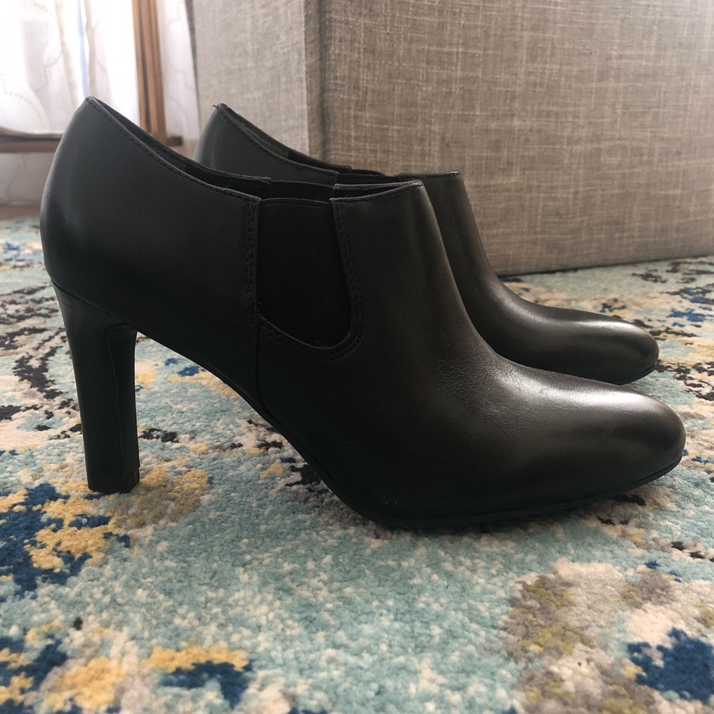 NWOT Franco Sarto “Suri” Booties